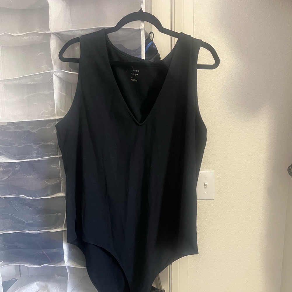 Black Sleeveless Women's Top